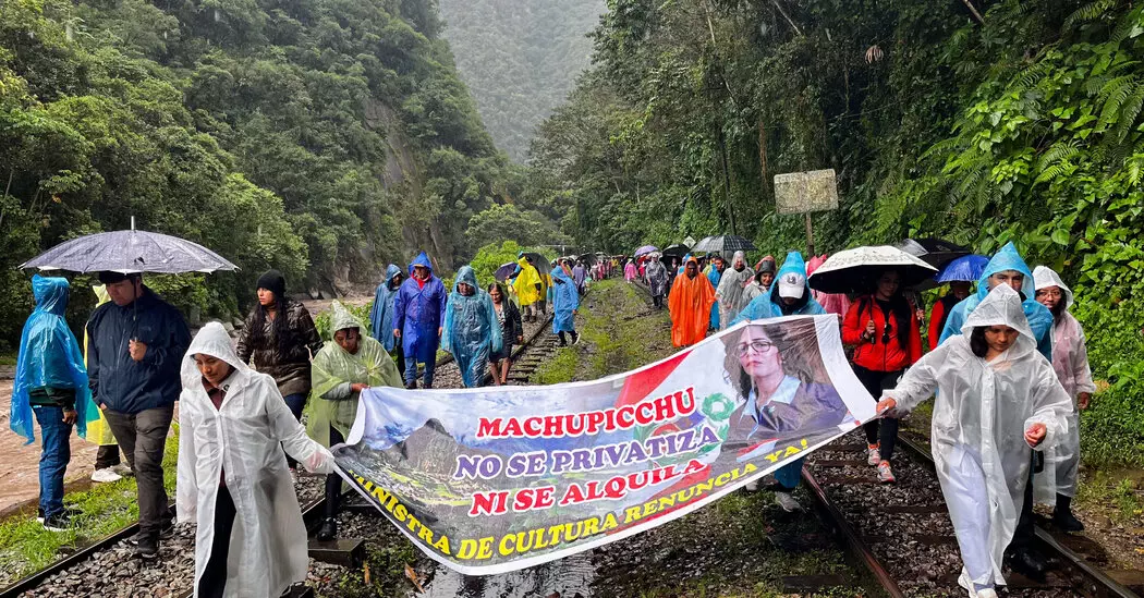 30 machu picchu protests blgz facebookJumbo - Protes Penutupan Akses Menuju Machu Picchu oleh Demonstran Peru terkait Sistem Tiket Baru