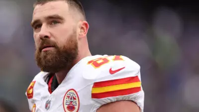 KELCE HAIRDO jkvg facebookJumbo - 10 Gaya Rambut Travis Kelce yang Tren di Barbershop