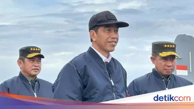 presiden jokowi tengah isaldetikcom 169 - Ini Dia Bunyi Pasal UU No 7 Tahun 2017 Tentang Izin Kampanye Presiden