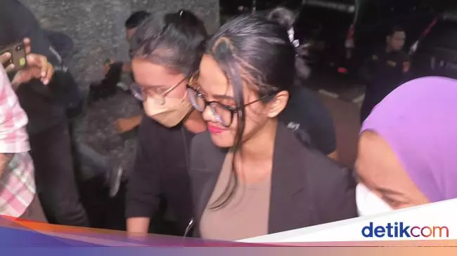 siskaeee dibawa ke polda metro jaya usai dijemput paksa di yogyakarta pada rabu 2412024 malam 169 - Kenapa Polisi Menolak Penangguhan Penahanan Siskaeee: Ini Alasannya