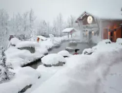 Menikmati Cahaya Utara dan Keseruan Musim Dingin di Teritorial Yukon, Kanada