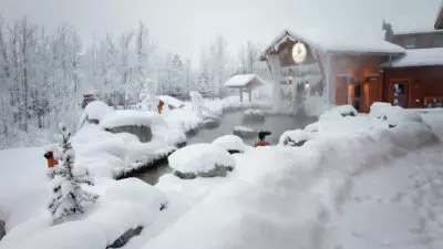 00YukonTourism zcqj facebookJumbo - Menikmati Cahaya Utara dan Keseruan Musim Dingin di Teritorial Yukon, Kanada