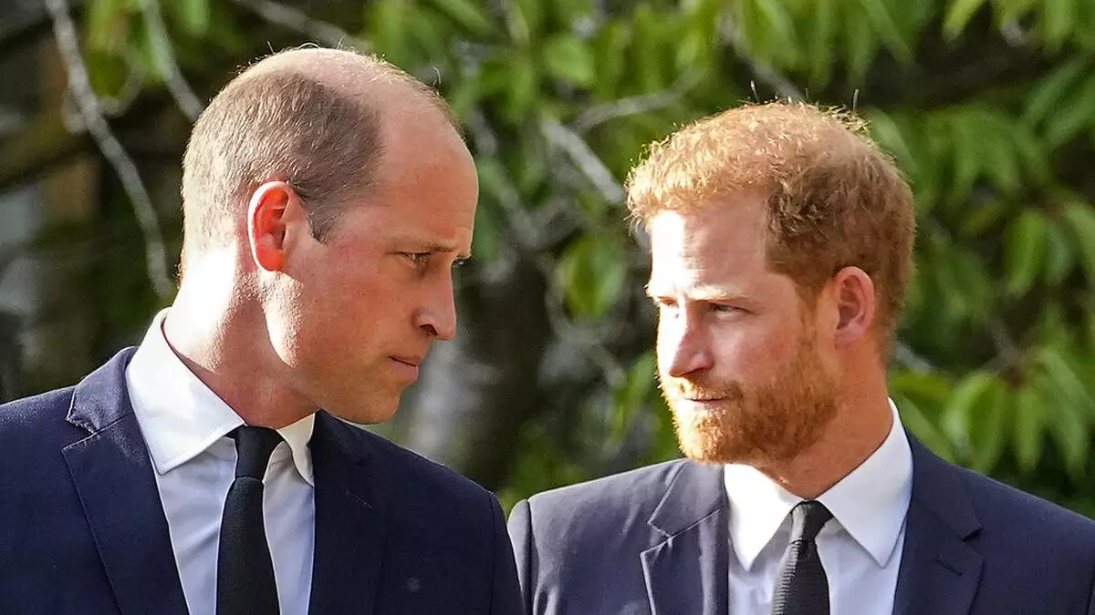 079081100 1663117725 AP22253828645802 - Ini Dia Alasan Menarik Mengapa Pangeran William Tidak Memakai Cincin Kawin, Berbeda dengan Pangeran Harry