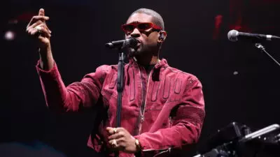 08usher review facebookJumbo - Usher Memperlihatkan Kepiawaiannya dalam Album Baru, 'Coming Home': Inilah Unggulannya