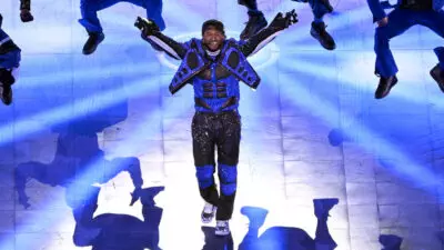 11usher halftime review 01 hcvl facebookJumbo - Ulasan Setengah Waktu Usher Super Bowl: Sorotan Pada Detail Dengan Alicia Keys, Lil Jon dan Duta Lainnya