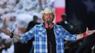 35 Lagu Terbesar Toby Keith Mendominasi Chart Album Billboard