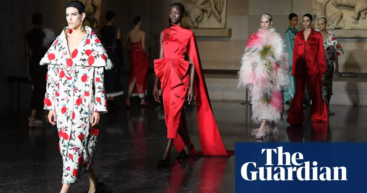 4219 - 20 Poin Tertinggi dari London Fashion Week Musim Gugur / Musim Dingin 2024: Korsel, Kerajinan, dan Wig Keriting - Dalam Foto | Tren Mode Terbaru