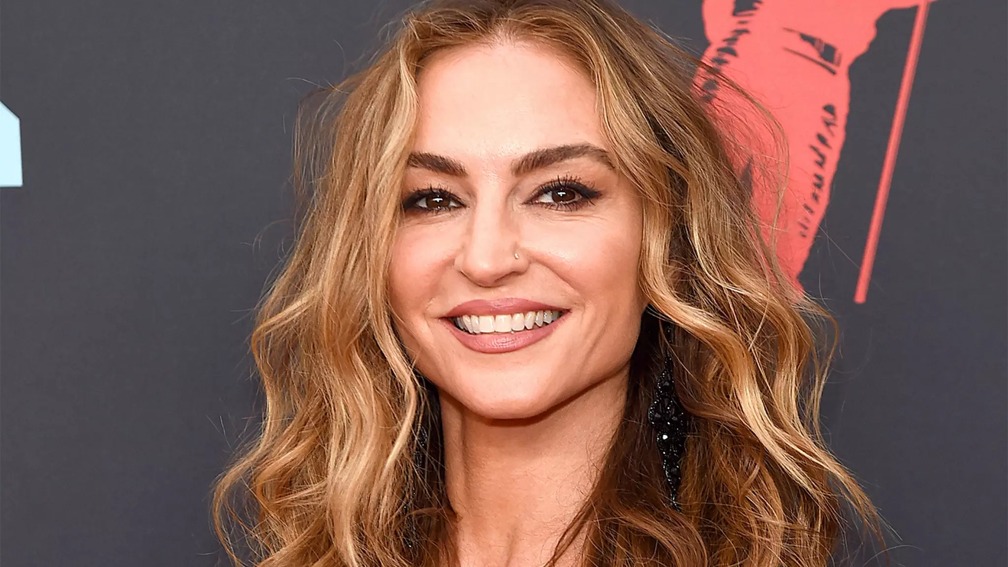 - Drea De Matteo Mengungkap Rahasia Sukses: OnlyFans Menyelamatkan Rumah dan Melunasi KPR dalam Lima Menit