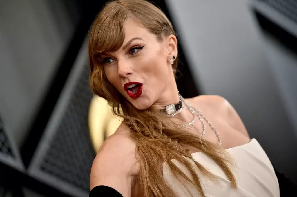 GettyImages 1986886303 - Kejutan Taylor Swift Bawa Orangtua Clubbing Secara Tidak Sengaja: Cerita Seru di Malam yang Tak Terlupakan