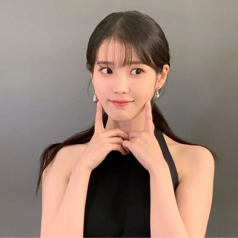 untitled design 2024 02 15t215024 182 - Skincare Ala IU, K-Pop Powerhouse untuk Kulit Cerah Bak Kaca