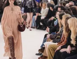 Kembalinya Gadis Chloé ke Paris Fashion Week yang Memukau!