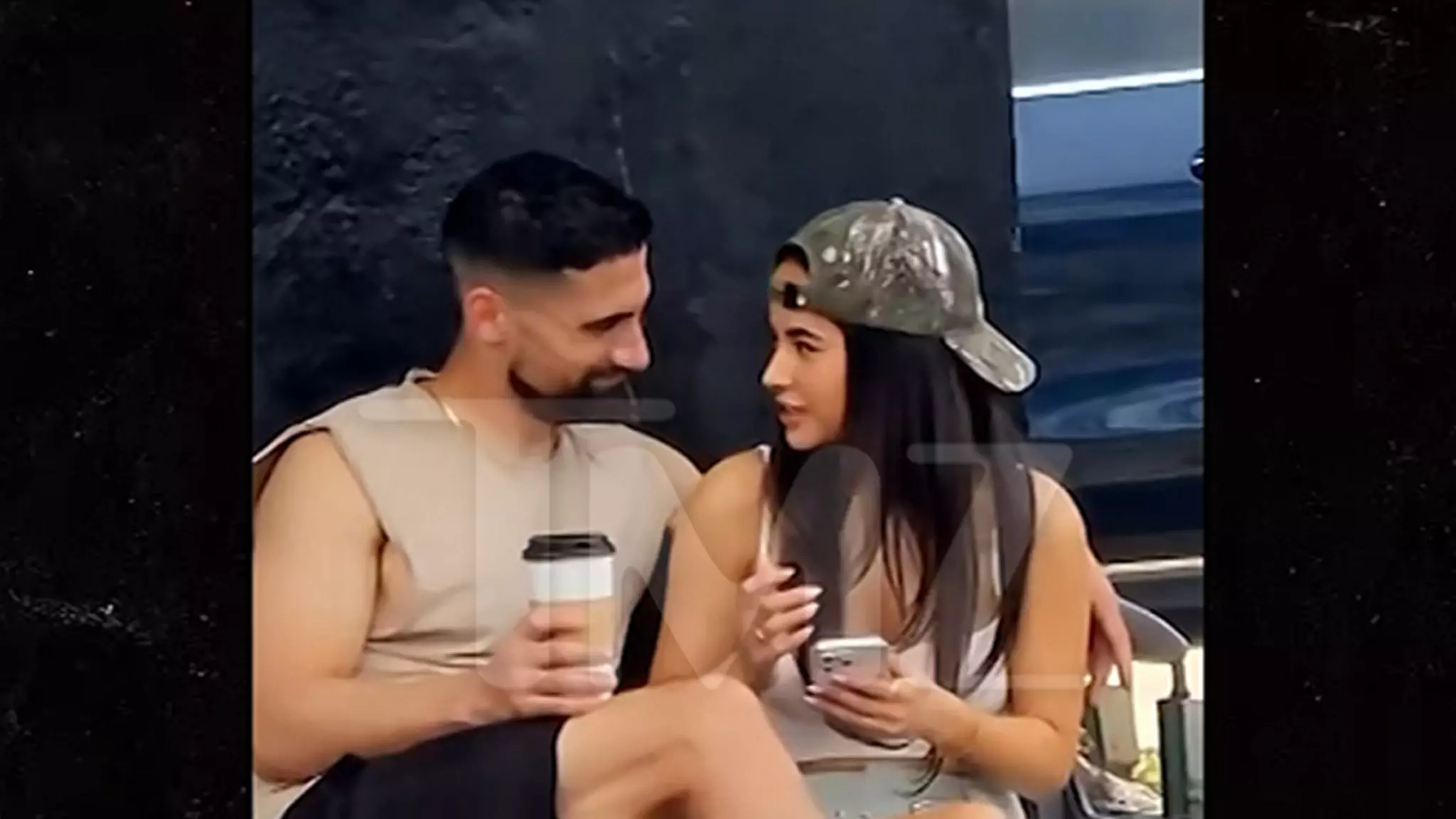 - Kisah Cinta Becky G dan Sebastian Lletget Yang Tetap Bersemi Meski Drama Perselingkuhan