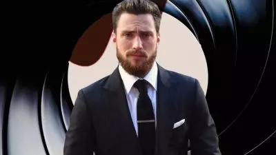 Aaron Taylor Johnson Bond Feature - Aaron Taylor-Johnson Siap Memerankan Peran James Bond yang Bersejarah