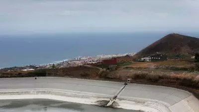 GettyImages 140920345.jpg - Peringatan Penting Liburan di Tenerife: Darurat Air Tapi Jangan Panik!