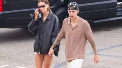 Hailey Bieber Mengunggah Ucapan Selamat Ultah untuk Justin Bieber di Acara NBC Chicago