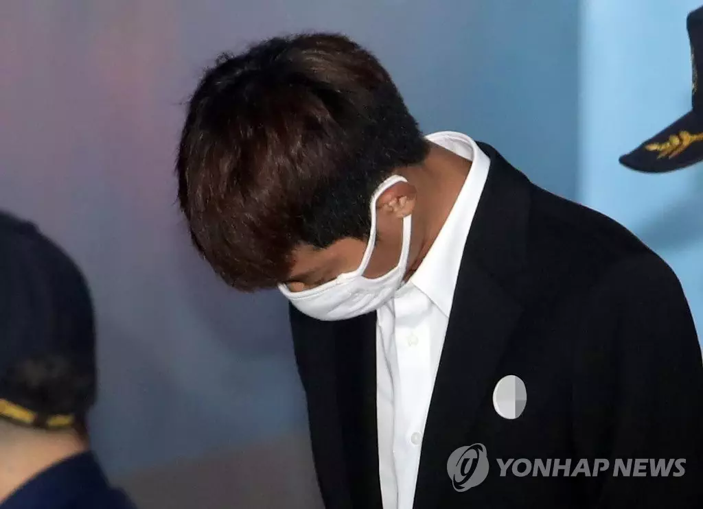 PYH2019051004840001300 P4 - Kasus Grup Pencabulan: Jung Joon-young Bebas Bersyarat setelah Menyelesaikan Hukuman, Menggunakan Masker untuk Menyembunyikan Wajahnya