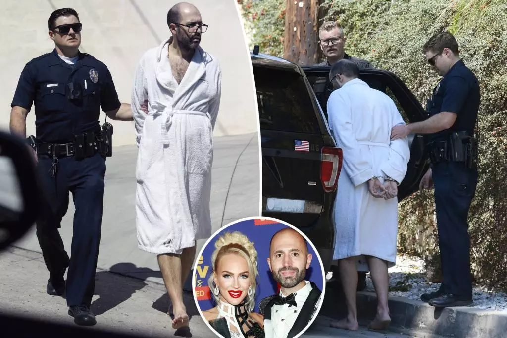 UPDATE Christine Quinn husband Christian Richard arrested barefoot in bathrobe - Suami Christine Quinn Ditangkap Karena Kekerasan dalam Rumah Tangga, Dicokelatkan dengan jubah mandi