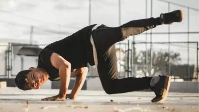 Pertarungan Emosional! Ayah Membela Diri Setelah Anaknya Menuduhnya Tinggalkan Keluarga untuk Menjadi Breakdancer Amatir