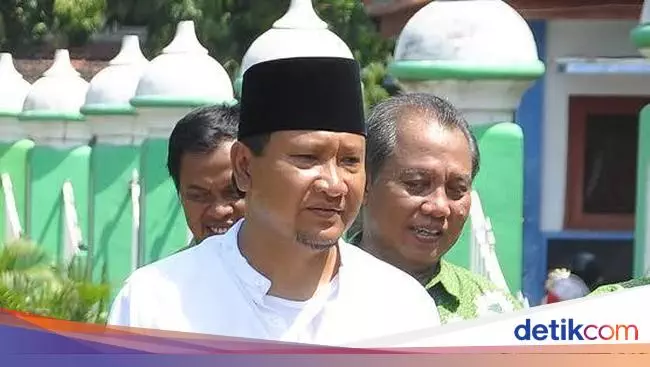 dd52ab03 829f 416d bdb5 8eb15ff369aa 169 - Gus Irsyad: Biografi Menarik dan Jejak Politik yang Menginspirasi