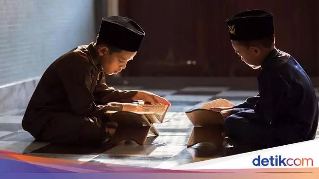 ilustrasi membaca alquran 169 - Manfaat Dan Keistimewaan Membaca Al-Quran Di Bulan Ramadhan