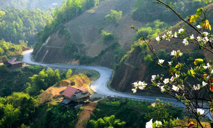 pha1 1702890533 1702890552 9831 1702890727 - Petualangan Seru di Dien Bien: Destinasi Menarik, Kuliner Lezat, dan Tips Perjalanan yang Harus Diketahui