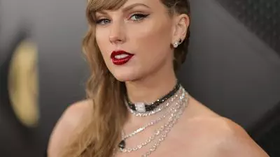 Mengapa Derau Statik dari Album Baru Taylor Swift Menduduki Posisi Tertinggi di iTunes