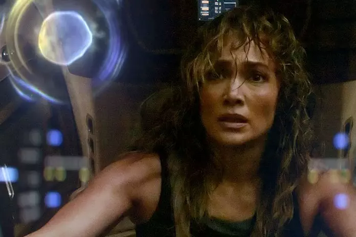 teaser trailer jennifer lopez in atlas - Teaser Trailer Terbaru: Jennifer Lopez Tampil Memukau dalam Film 