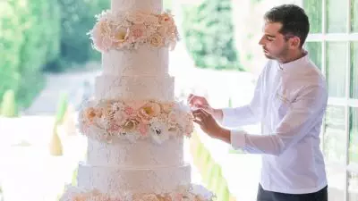 13COUTURE WEDDING CAKES 05 gjtf facebookJumbo - Kue Pernikahan Bukan Sekadar Kue Biasa, Ini adalah 'Busana Mewah yang Bisa Dimakan'