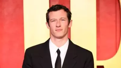 Callum Turner e1713897185503 - Pemeran Baru Callum Turner Akan Memerankan Serial 'Neuromancer' di Apple TV+