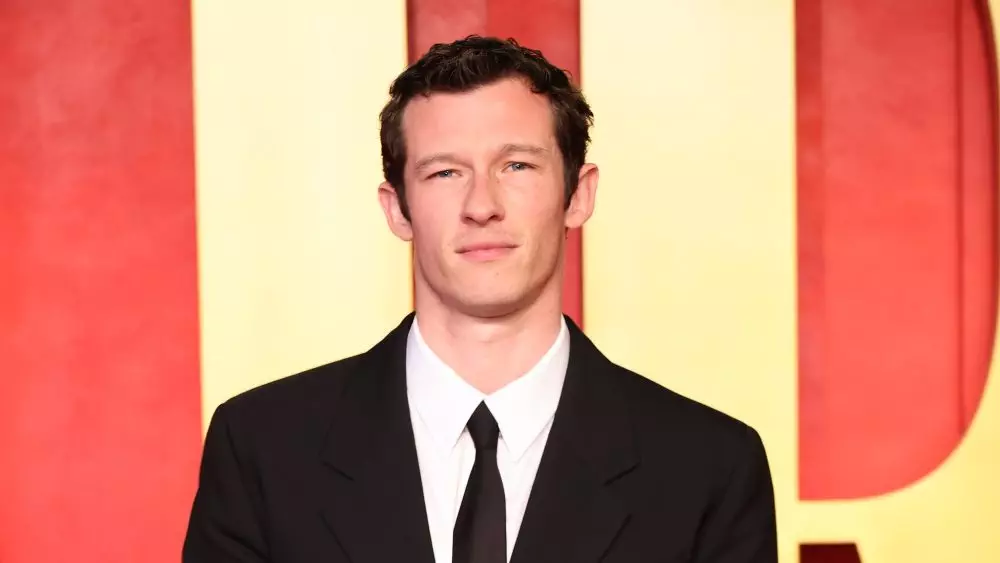 Callum Turner e1713897185503 - Pemeran Baru Callum Turner Akan Memerankan Serial 'Neuromancer' di Apple TV+