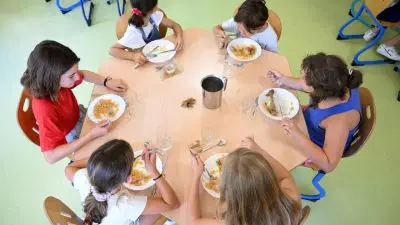 GettyImages 1241581822 - Pentingnya Paket Makanan Halal dan Kosher di Sekolah Menurut Undang-Undang Baru California