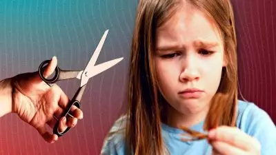 dad cuts off daughters hair - Begini Akibatnya Jika Anak Tidak Sering Menyisir Rambutnya: Ayah Potong Rambut Panjang Anaknya!