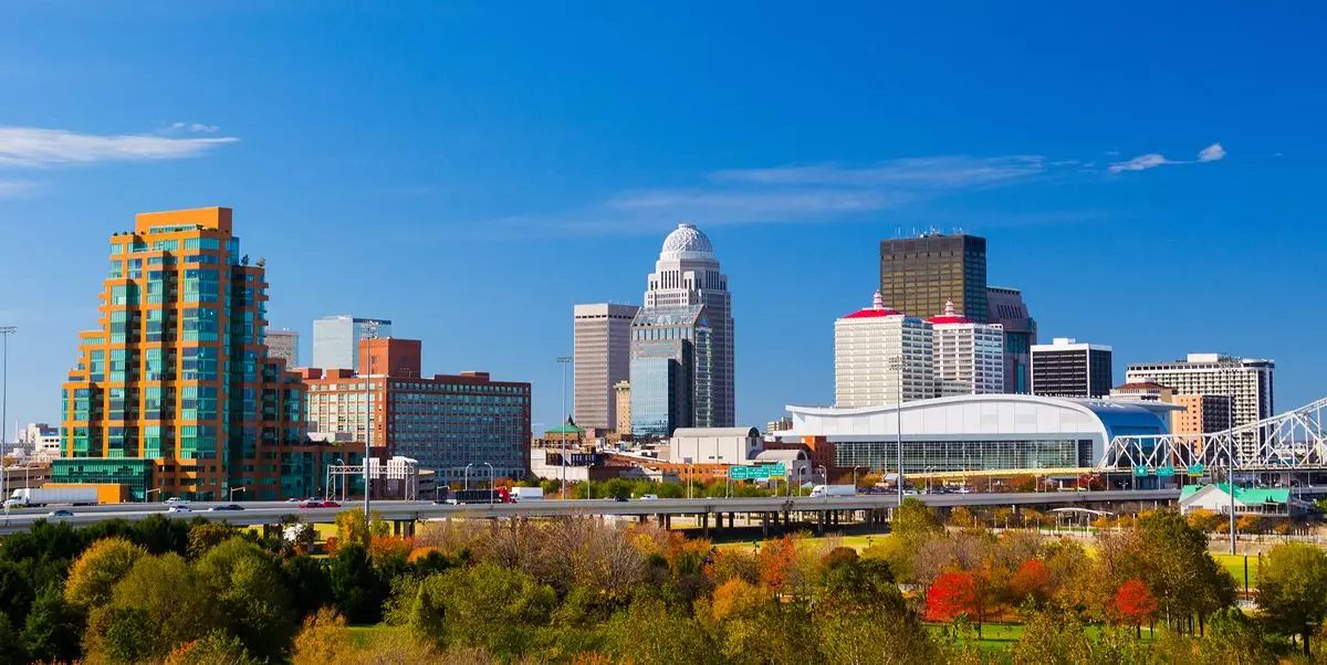 louisville skyline view royalty free image 1712609171 - Apa yang Harus Dilakukan di Louisville: Panduan Aktivitas Seru!