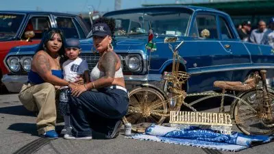 Bagaimana Lowriders Membuat Jejak Berwarna dalam Arena Mobil New York City