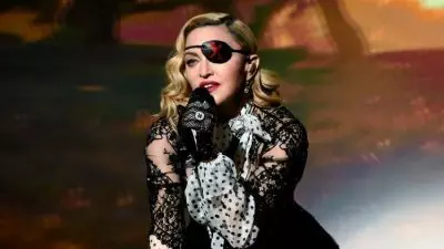 Madonna Mengaku Tidak Pernah Diberitahu Sejak Kecil Bahwa Ibunya Sedang Meninggal