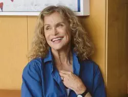 Demi Lauren Hutton: Kisah Sukses sebagai Model Tanpa Mimpi