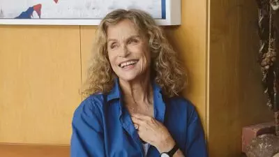 Demi Lauren Hutton: Kisah Sukses sebagai Model Tanpa Mimpi