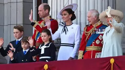 15kate whitr dress 1 facebookJumbo - Kate Middleton Tampil Memukau dengan Balutan Putih Saat Kembali ke Sorotan Publik