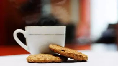 1 coffee with biscuits 1810101 1280 - Nutrisi Nutrisi memperingatkan tentang biskuit terburuk untuk kesehatan Anda - dan ternyata ini favorit bangsa