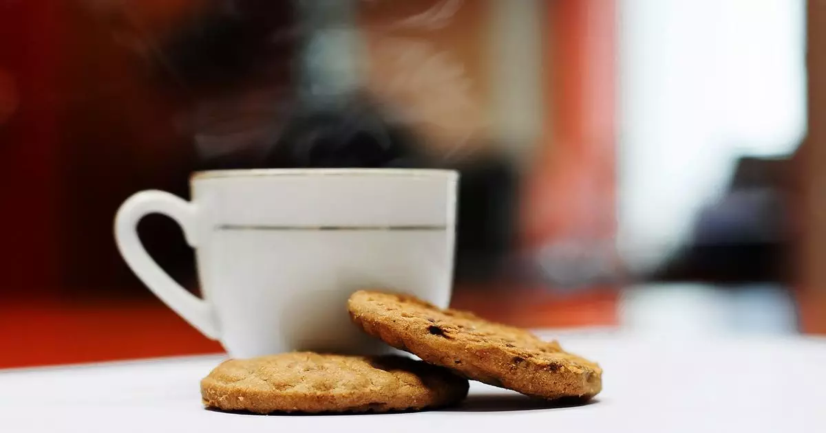 1 coffee with biscuits 1810101 1280 - Nutrisi Nutrisi memperingatkan tentang biskuit terburuk untuk kesehatan Anda - dan ternyata ini favorit bangsa