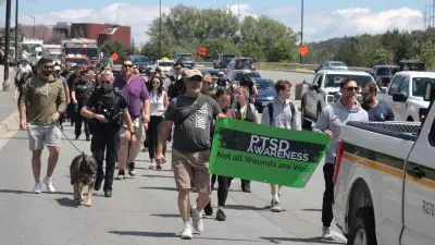 270626 tc ptsd walk 1.JPGw1200h800modecrop - Mengapa Berjalan dapat Membantu Mengatasi PTSD dan Berbicara Terbuka: Jangan Menahan Diri Sendiri