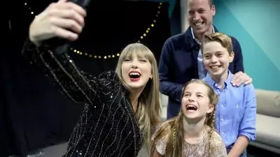 gqru592xyaagjux - Putra Mahkota William, George dan Charlotte Hadiri Konser Taylor Swift di London: 