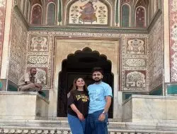 Pengalaman Wisata Mengunjungi Taj Mahal sambil Menikmati Dal-bati-churma, lassi bersama Somi Khan dan Adil Khan Durrani