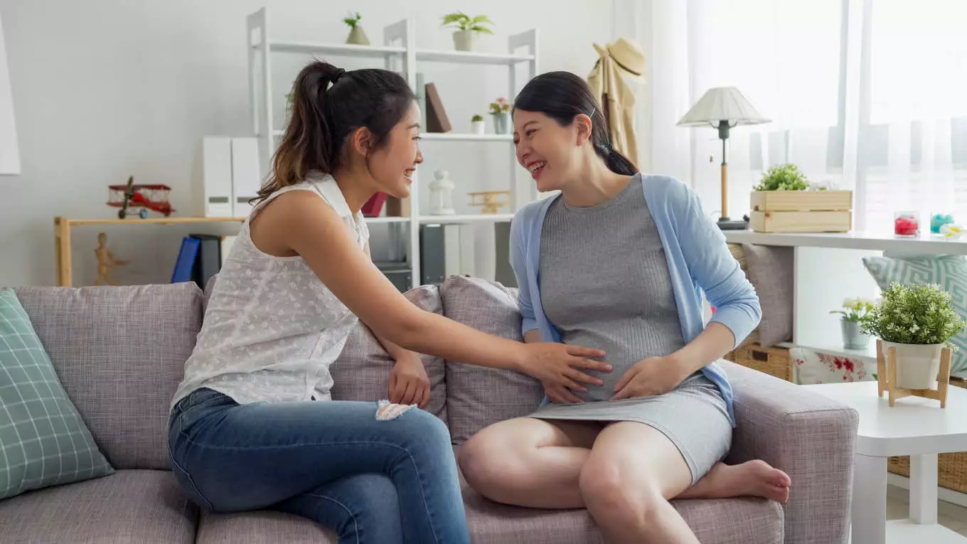 woman gives pregnant sister reality check about raising a child - Tantangan Seorang Wanita untuk Membantu Saudara Kandung Menghadapi Kehamilan